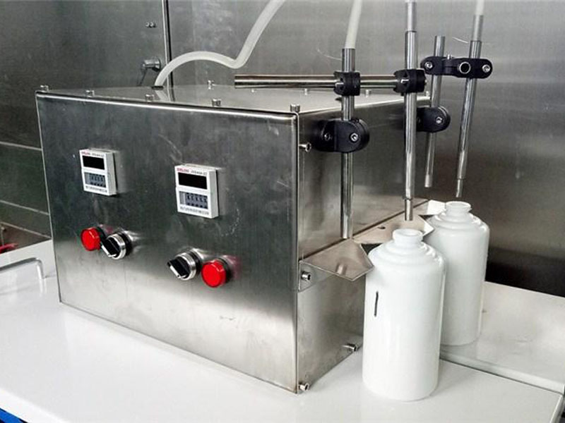 小型配制酒灌裝機