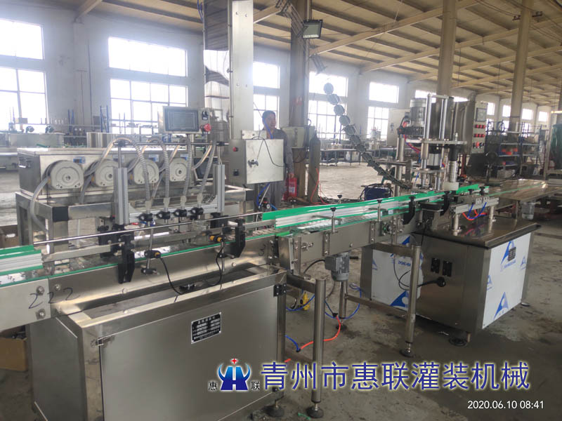 膏體灌裝旋蓋機(jī)生產(chǎn)線